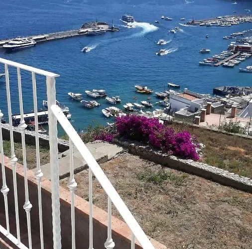 Casa Tarantino Charming Apartamento Capri